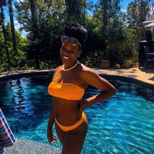 Meet your Posher, Chichi